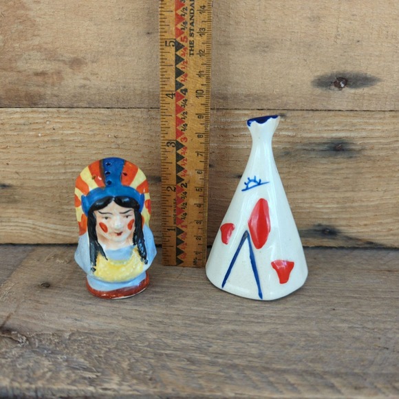 Vintage 1950s Indian Chief and Teepee Ceramic Salt and Pepper Shakers - Picture 11 of 11